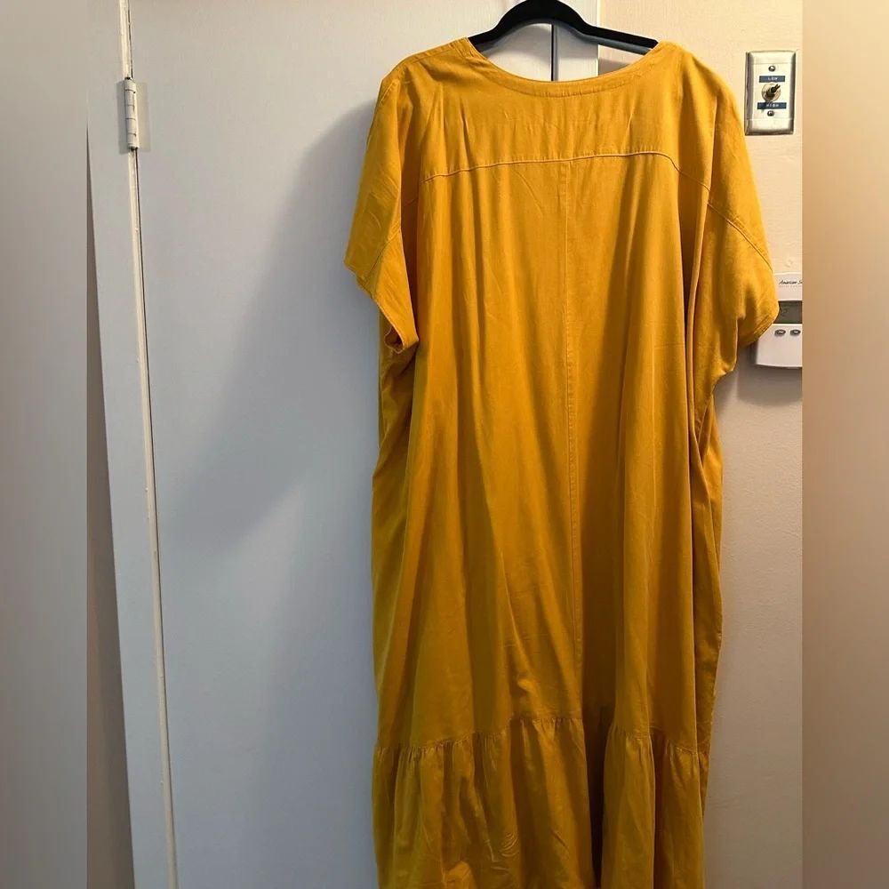 Dress  - Picture 3 of 4